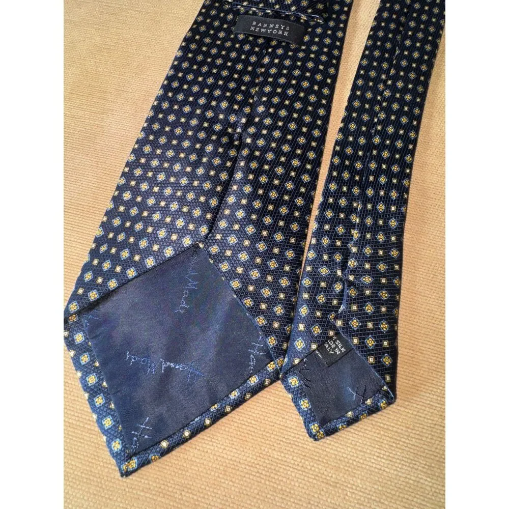 Barneys New York Tie, Navy Blue and gold,100% silk Made in Italy.